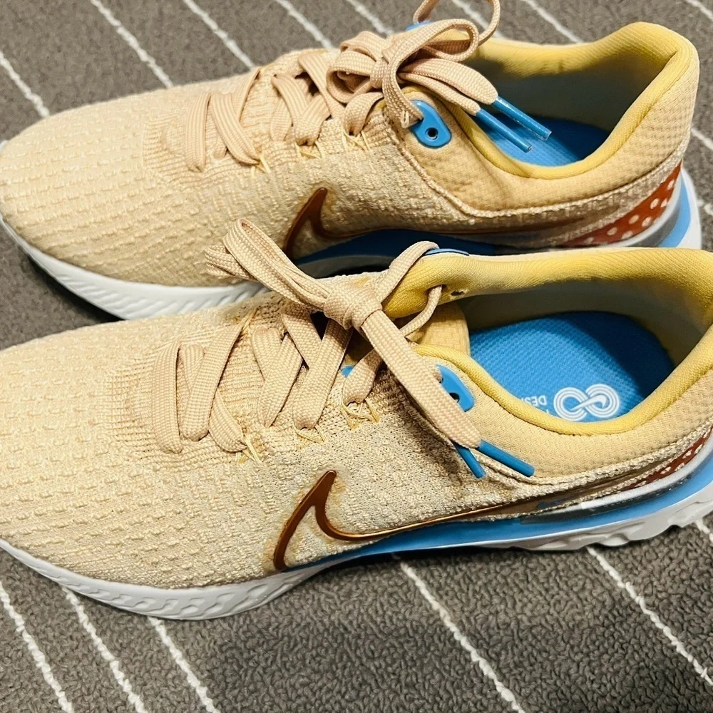 Women's Nike React Infinity Run Flyknit 3, Size 10, Brand New and Never Worn - Picture 8 of 11
